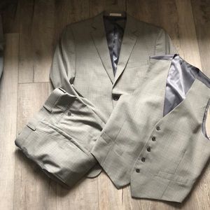 Nice 3-piece grey plaid suit